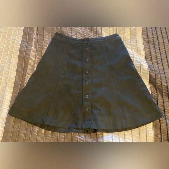 Abercrombie & Fitch Dresses & Skirts - NEW -Abercrombie&Fitch faux suede army green button down mini skirt Size 00(XXS)